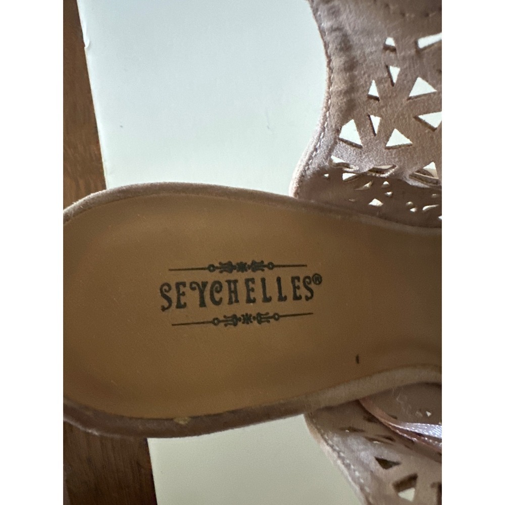 Seychelles Women's Beige Suede Peep Toe Heeled Sandals Cutout Ankle Strap - Picture 4 of 5